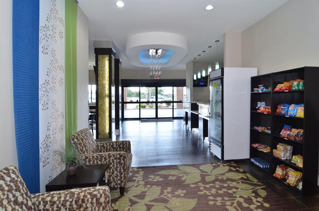 Quality Inn & Suites Kenedy - Karnes City Exterior foto