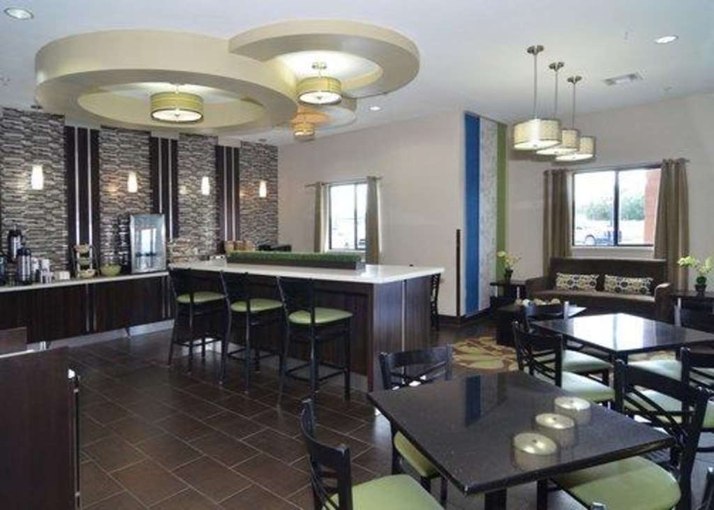 Quality Inn & Suites Kenedy - Karnes City Restaurante foto